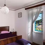 Vintage Nona Apartment *